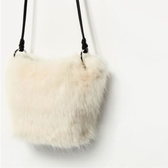 Zara fur bucket bag - Picture 2 of 5